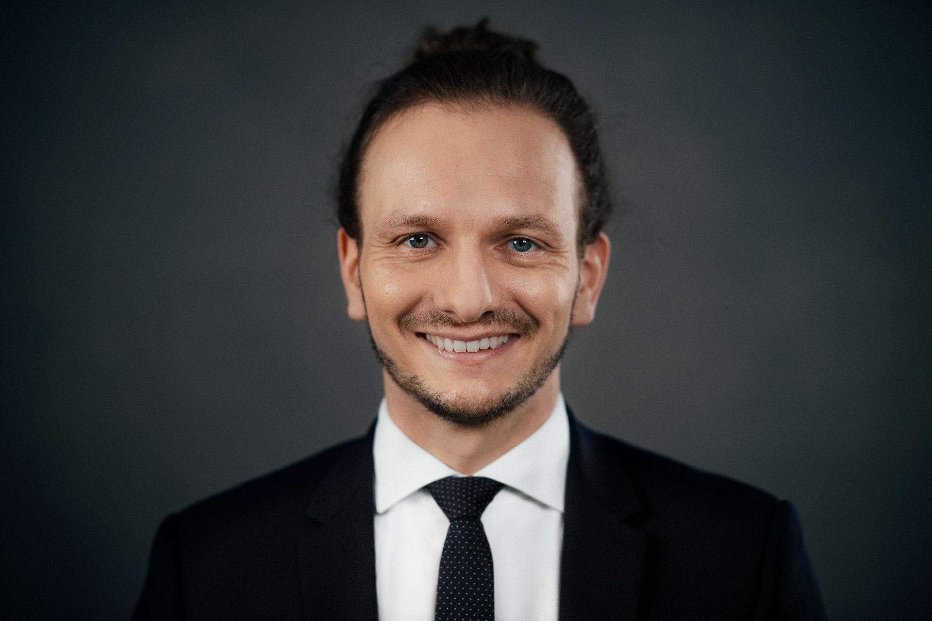 hoetzel-david-008875-portrait_1.jpg
