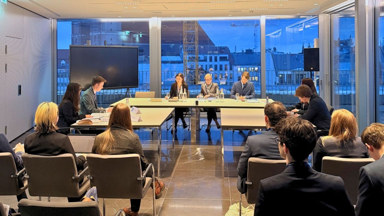 Moot Court-Probepleadings bei POELLATH in München 